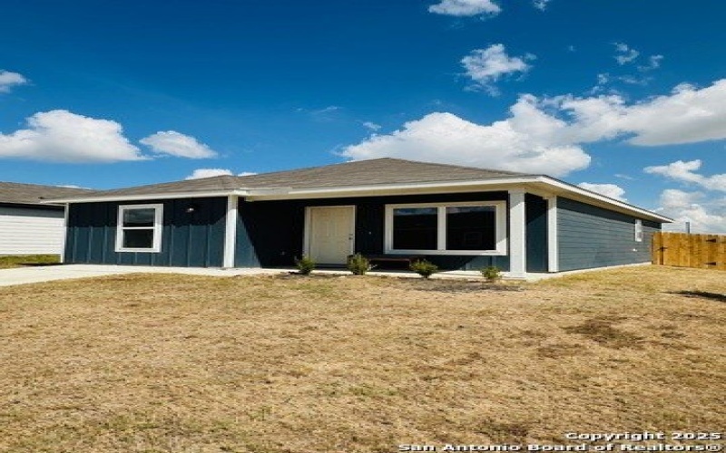 5727 Coopers Xing, San Antonio, TX 78222, 3 Bedrooms Bedrooms, ,2 BathroomsBathrooms,Residential,For Sale,5727 Coopers Xing,0,1913457