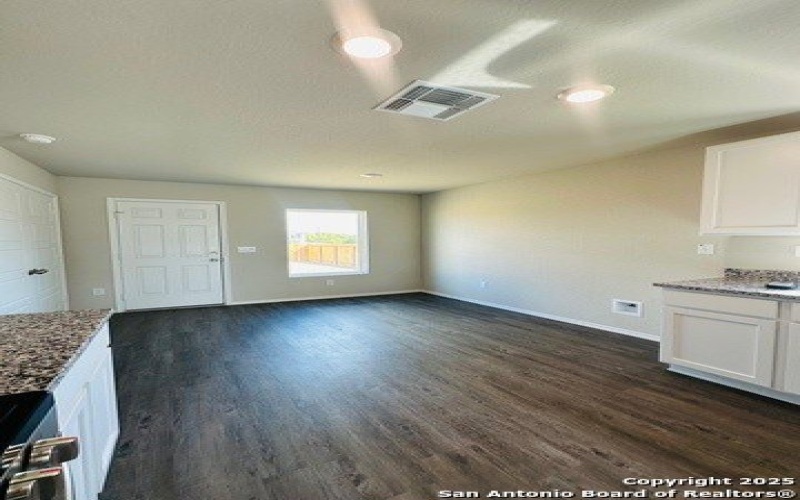 5727 Coopers Xing, San Antonio, TX 78222, 3 Bedrooms Bedrooms, ,2 BathroomsBathrooms,Residential,For Sale,5727 Coopers Xing,0,1913457