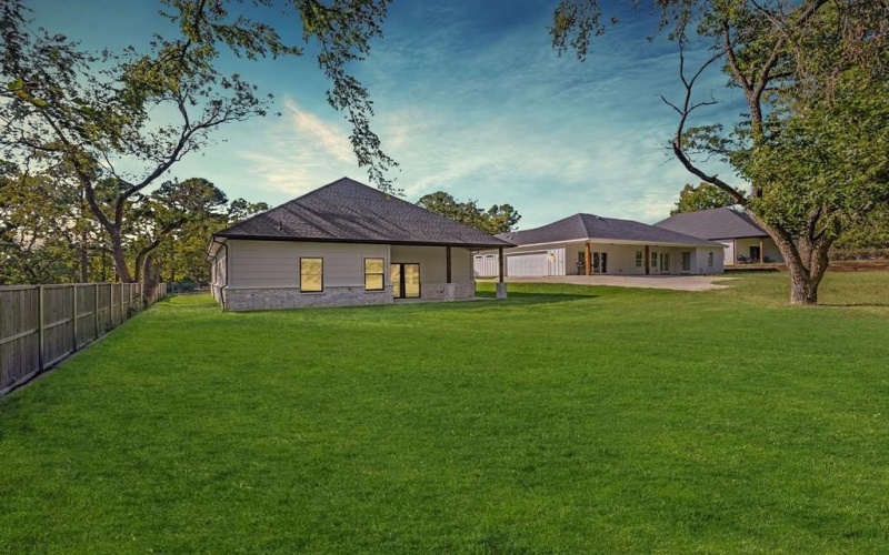 1838 S Park Avenue, Denison, TX 75020, 4 Bedrooms Bedrooms, ,3 BathroomsBathrooms,Residential,For Sale,1838 S Park Avenue,0,21077820