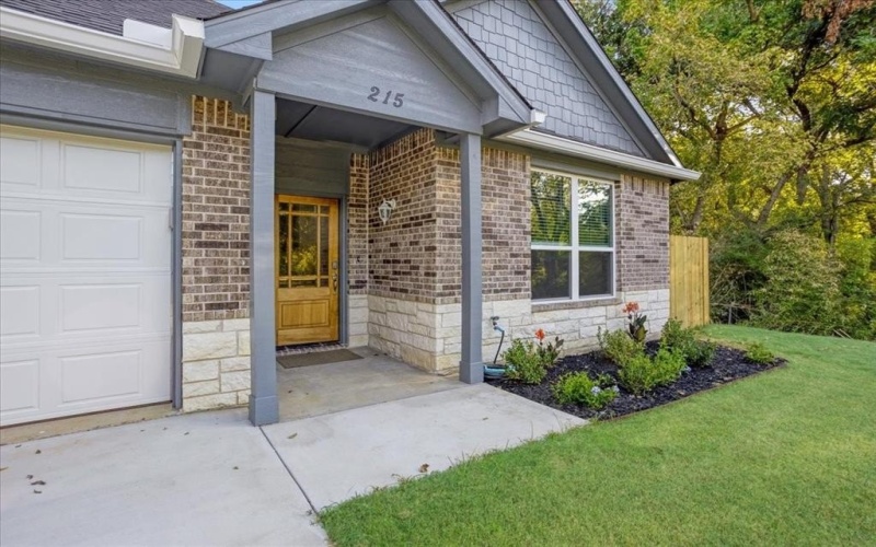 215 E Nelson Street, Denison, TX 75021, 3 Habitaciones Habitaciones , ,2 BañosBaños,Residential,En Venta,215 E Nelson Street,0,21078038