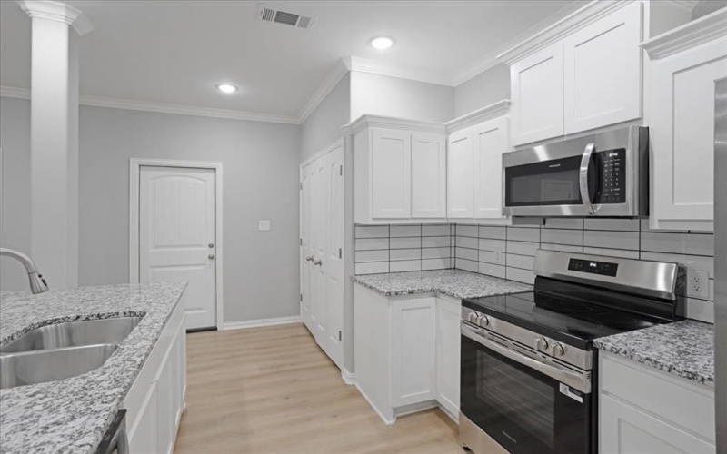 215 E Nelson Street, Denison, TX 75021, 3 Habitaciones Habitaciones , ,2 BañosBaños,Residential,En Venta,215 E Nelson Street,0,21078038