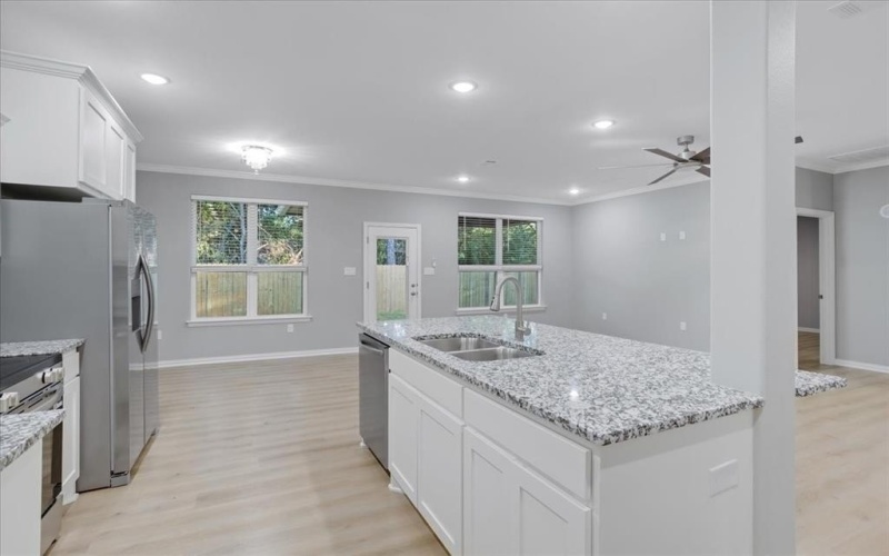 215 E Nelson Street, Denison, TX 75021, 3 Habitaciones Habitaciones , ,2 BañosBaños,Residential,En Venta,215 E Nelson Street,0,21078038