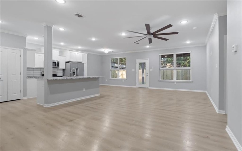 215 E Nelson Street, Denison, TX 75021, 3 Habitaciones Habitaciones , ,2 BañosBaños,Residential,En Venta,215 E Nelson Street,0,21078038