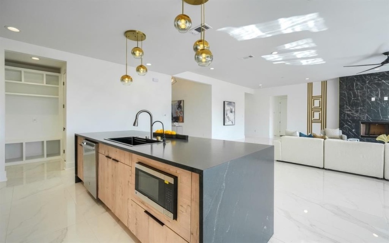 443 Whispering Way, Red Oak, TX 75154, 4 Bedrooms Bedrooms, ,5 BathroomsBathrooms,Residential,For Sale,443 Whispering Way,0,21078162