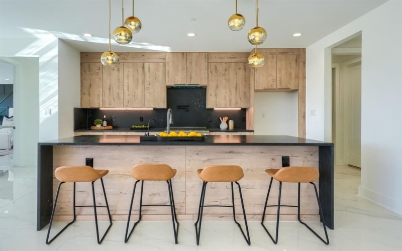 443 Whispering Way, Red Oak, TX 75154, 4 Bedrooms Bedrooms, ,5 BathroomsBathrooms,Residential,For Sale,443 Whispering Way,0,21078162