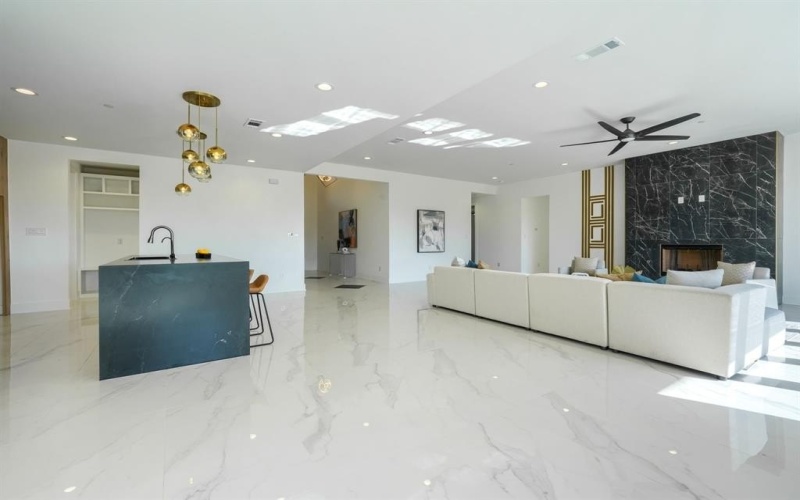 443 Whispering Way, Red Oak, TX 75154, 4 Bedrooms Bedrooms, ,5 BathroomsBathrooms,Residential,For Sale,443 Whispering Way,0,21078162