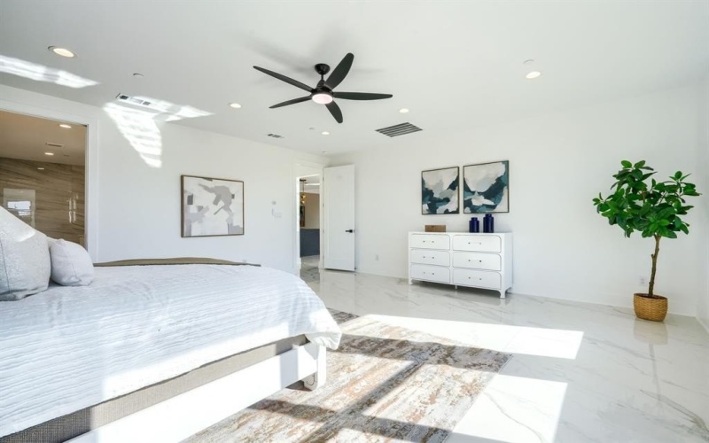 443 Whispering Way, Red Oak, TX 75154, 4 Bedrooms Bedrooms, ,5 BathroomsBathrooms,Residential,For Sale,443 Whispering Way,0,21078162