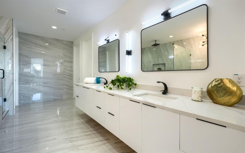 443 Whispering Way, Red Oak, TX 75154, 4 Bedrooms Bedrooms, ,5 BathroomsBathrooms,Residential,For Sale,443 Whispering Way,0,21078162