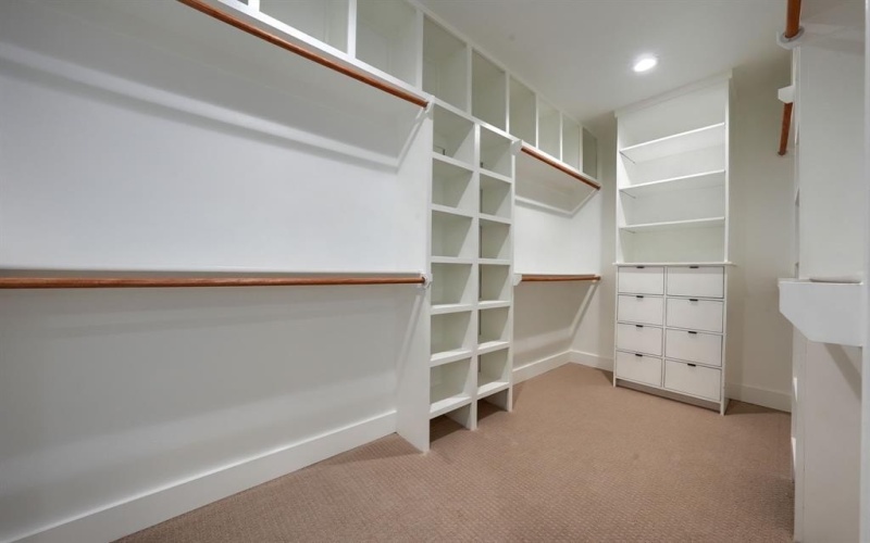 443 Whispering Way, Red Oak, TX 75154, 4 Bedrooms Bedrooms, ,5 BathroomsBathrooms,Residential,For Sale,443 Whispering Way,0,21078162