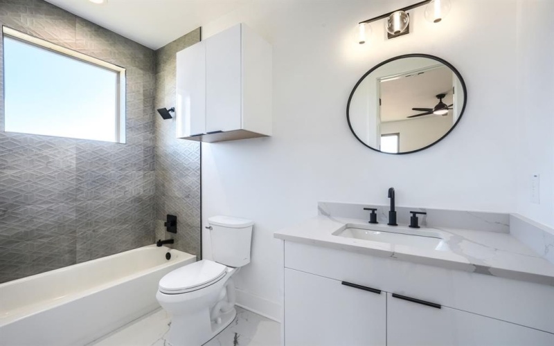 443 Whispering Way, Red Oak, TX 75154, 4 Bedrooms Bedrooms, ,5 BathroomsBathrooms,Residential,For Sale,443 Whispering Way,0,21078162