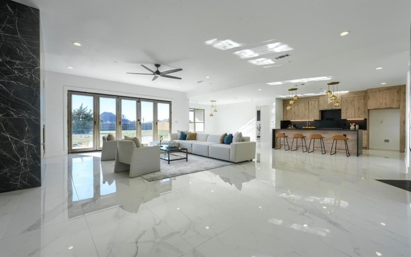 443 Whispering Way, Red Oak, TX 75154, 4 Bedrooms Bedrooms, ,5 BathroomsBathrooms,Residential,For Sale,443 Whispering Way,0,21078162