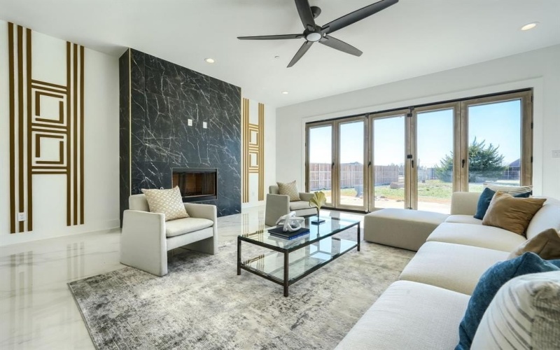 443 Whispering Way, Red Oak, TX 75154, 4 Bedrooms Bedrooms, ,5 BathroomsBathrooms,Residential,For Sale,443 Whispering Way,0,21078162