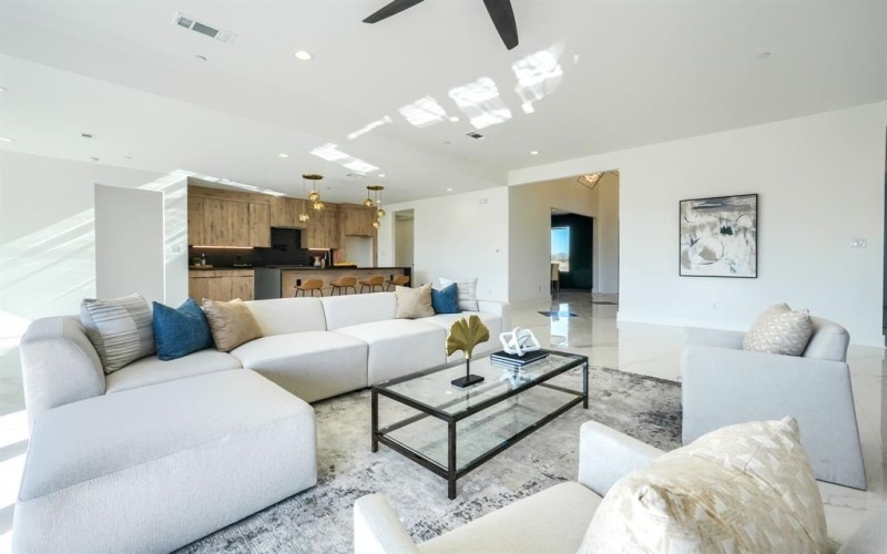 443 Whispering Way, Red Oak, TX 75154, 4 Bedrooms Bedrooms, ,5 BathroomsBathrooms,Residential,For Sale,443 Whispering Way,0,21078162