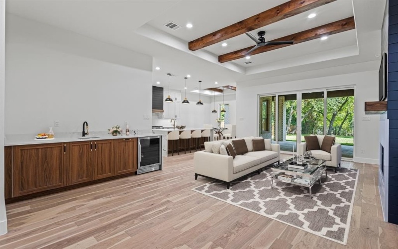 4016 Baker Avenue, Dallas, TX 75212, 4 Habitaciones Habitaciones , ,3 BañosBaños,Residential,En Venta,4016 Baker Avenue,0,21078423