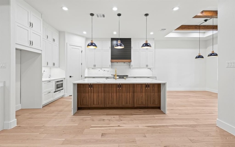 4016 Baker Avenue, Dallas, TX 75212, 4 Habitaciones Habitaciones , ,3 BañosBaños,Residential,En Venta,4016 Baker Avenue,0,21078423