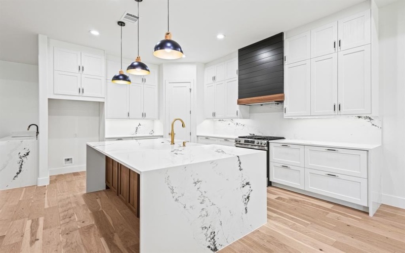 4016 Baker Avenue, Dallas, TX 75212, 4 Habitaciones Habitaciones , ,3 BañosBaños,Residential,En Venta,4016 Baker Avenue,0,21078423