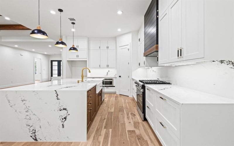 4016 Baker Avenue, Dallas, TX 75212, 4 Habitaciones Habitaciones , ,3 BañosBaños,Residential,En Venta,4016 Baker Avenue,0,21078423