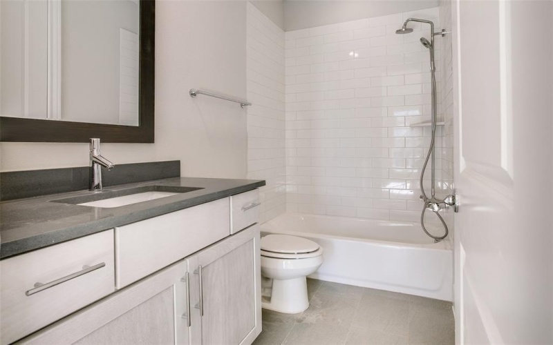 4645 New Water Lane, Dallas, TX 75219, 3 Habitaciones Habitaciones , ,3 BañosBaños,Residential,En Venta,4645 New Water Lane,0,21079507