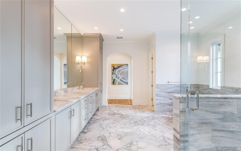 4104 Greenbrier Drive, University Park, TX 75225, 5 Habitaciones Habitaciones , ,6 BañosBaños,Residential,En Venta,4104 Greenbrier Drive,0,21079517
