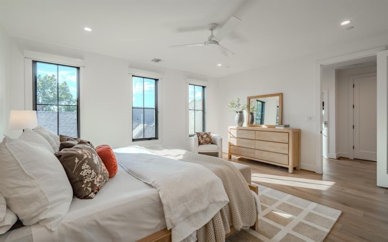 4128 University Boulevard #2, University Park, TX 75205, 3 Habitaciones Habitaciones , ,3 BañosBaños,Residential,En Venta,4128 University Boulevard,0,21079708