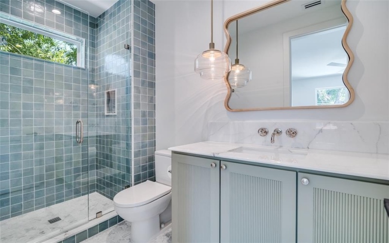 9233 E Lake Highlands Drive, Dallas, TX 75218, 5 Bedrooms Bedrooms, ,6 BathroomsBathrooms,Residential,For Sale,9233 E Lake Highlands Drive,0,21080332