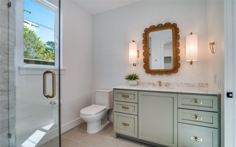 9233 E Lake Highlands Drive, Dallas, TX 75218, 5 Bedrooms Bedrooms, ,6 BathroomsBathrooms,Residential,For Sale,9233 E Lake Highlands Drive,0,21080332