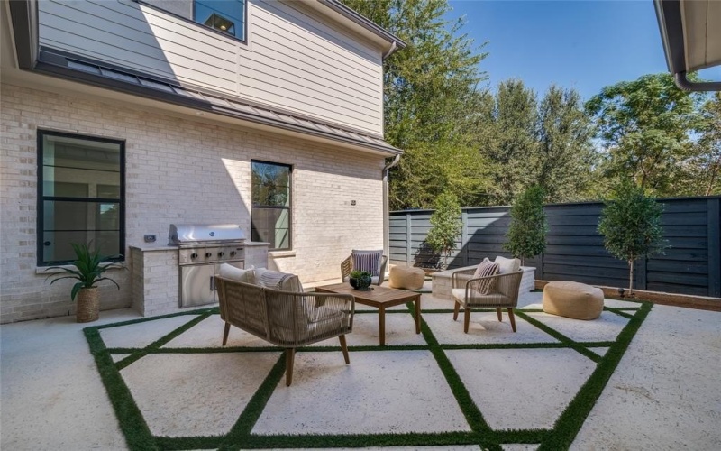 9233 E Lake Highlands Drive, Dallas, TX 75218, 5 Bedrooms Bedrooms, ,6 BathroomsBathrooms,Residential,For Sale,9233 E Lake Highlands Drive,0,21080332