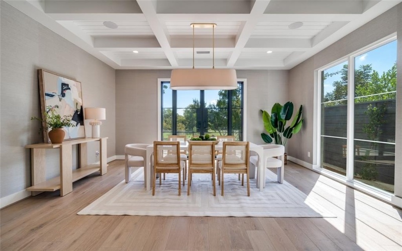 9233 E Lake Highlands Drive, Dallas, TX 75218, 5 Bedrooms Bedrooms, ,6 BathroomsBathrooms,Residential,For Sale,9233 E Lake Highlands Drive,0,21080332