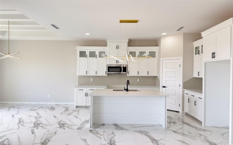 8104 50th Street, McAllen, TX 78504, 3 Bedrooms Bedrooms, ,2 BathroomsBathrooms,Residential,For Sale,8104 50th Street,461390
