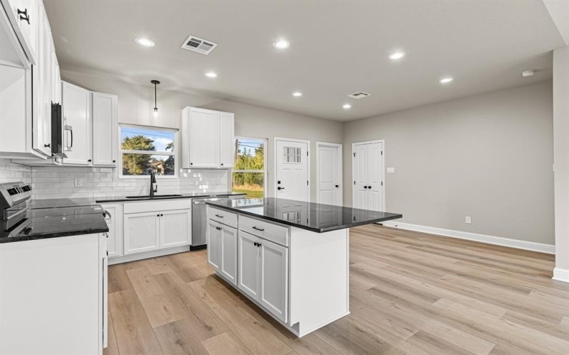 2913 Mildred Street, Waco, TX 76706, 3 Habitaciones Habitaciones , ,2 BañosBaños,Residential,En Venta,2913 Mildred Street,0,21080451