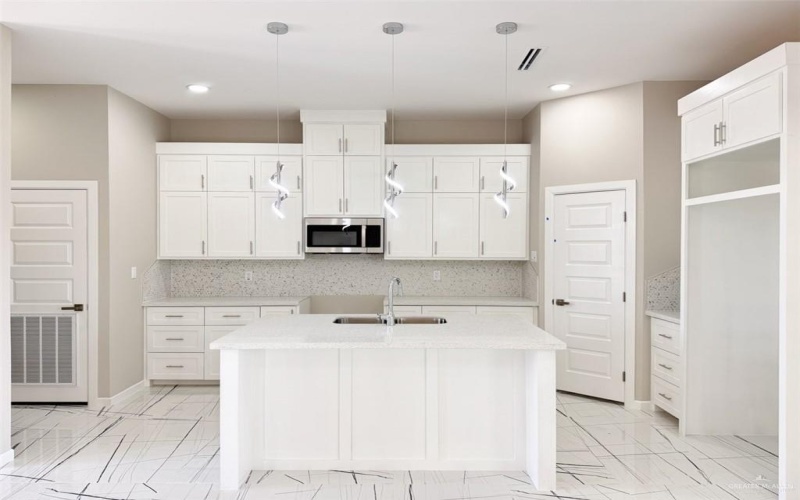 8100 50th Street, McAllen, TX 78504, 3 Bedrooms Bedrooms, ,2 BathroomsBathrooms,Residential,For Sale,8100 50th Street,461398