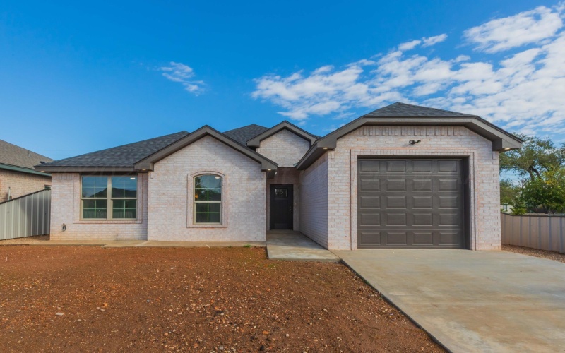 3811 NE 10TH Avenue, Amarillo, TX 79107-7110, 3 Bedrooms Bedrooms, ,2 BathroomsBathrooms,Residential,For Sale,3811 NE 10TH Avenue,0,25-8587