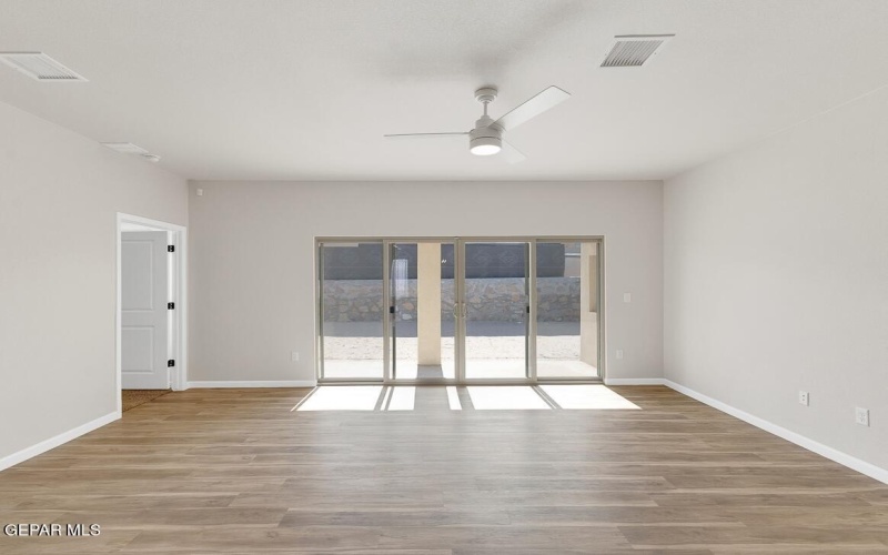 936 AQUEDUCT Avenue, El Paso, TX 79932, 3 Habitaciones Habitaciones , ,2 BañosBaños,Residential,En Venta,936 AQUEDUCT Avenue,0,931682