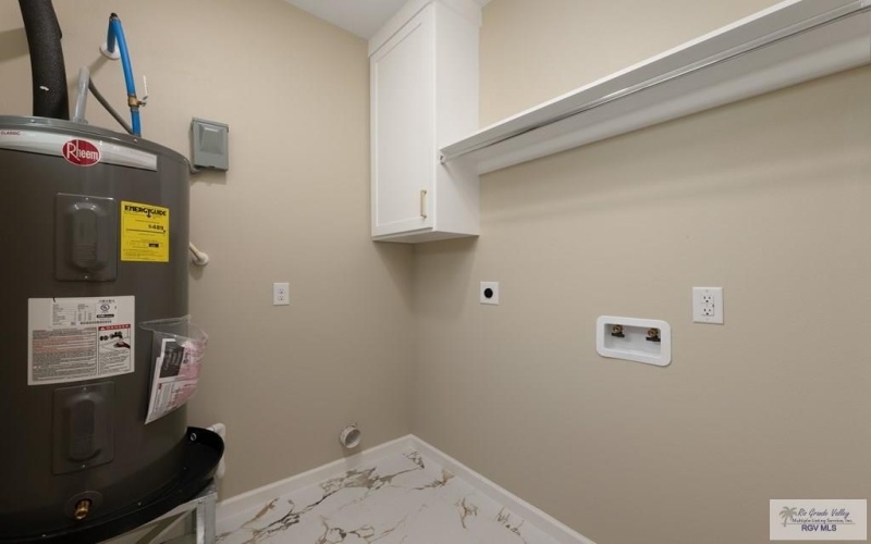 6069 DAKOTA ROSE CIR, BROWNSVILLE, TX 78521, 4 Bedrooms Bedrooms, ,2 BathroomsBathrooms,Residential,For Sale,6069 DAKOTA ROSE CIR,0,29769123