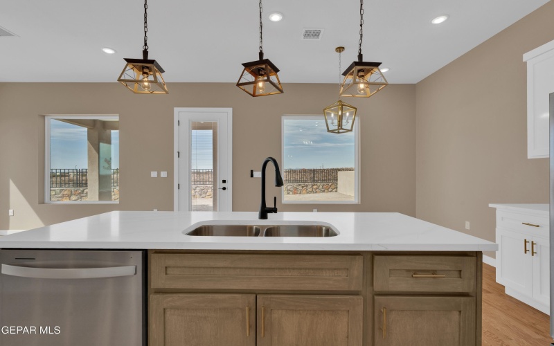 1031 VINTON Avenue unit: 16 #16, Canutillo, TX 79835, 3 Habitaciones Habitaciones , ,2 BañosBaños,Residential,En Venta,1031 VINTON Avenue unit: 16,0,919869