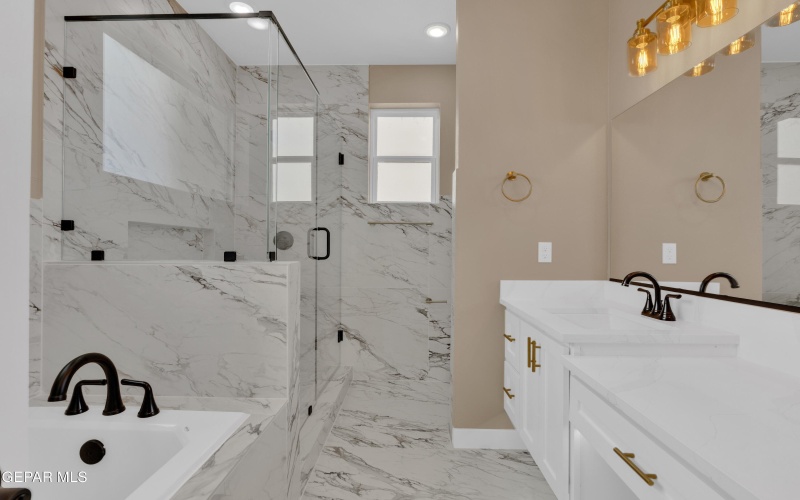 1031 VINTON Avenue unit: 16 #16, Canutillo, TX 79835, 3 Habitaciones Habitaciones , ,2 BañosBaños,Residential,En Venta,1031 VINTON Avenue unit: 16,0,919869