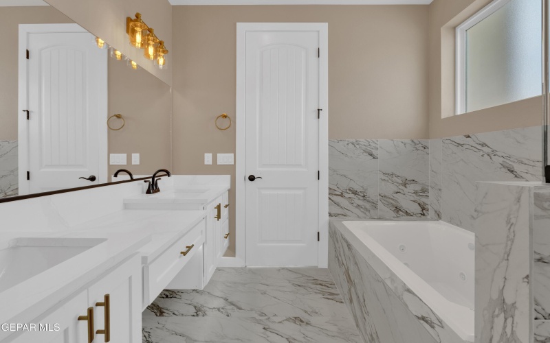 1031 VINTON Avenue unit: 16 #16, Canutillo, TX 79835, 3 Habitaciones Habitaciones , ,2 BañosBaños,Residential,En Venta,1031 VINTON Avenue unit: 16,0,919869