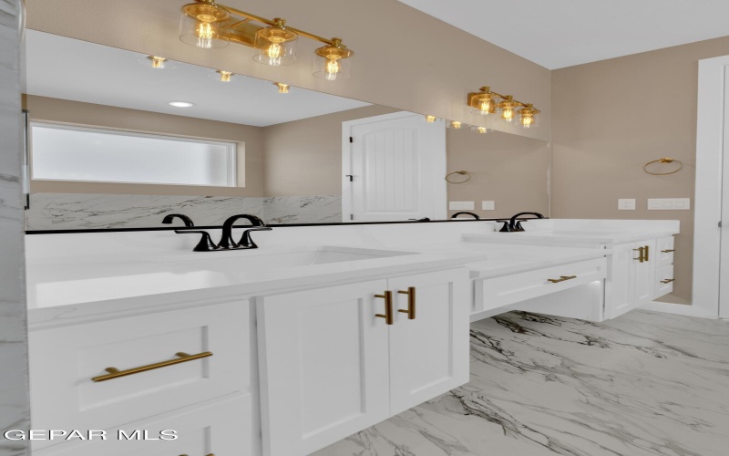 1031 VINTON Avenue unit: 16 #16, Canutillo, TX 79835, 3 Habitaciones Habitaciones , ,2 BañosBaños,Residential,En Venta,1031 VINTON Avenue unit: 16,0,919869