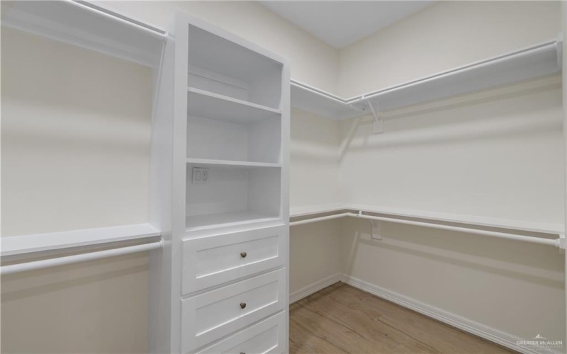 3103 E La Cienega Drive, Edinburg, TX 78542, 4 Bedrooms Bedrooms, ,2 BathroomsBathrooms,Residential,For Sale,3103 E La Cienega Drive,0,481378