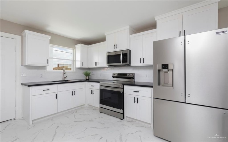 1712 W B Street, Mission, TX 78572, 3 Bedrooms Bedrooms, ,2 BathroomsBathrooms,Residential,For Sale,1712 W B Street,0,482970