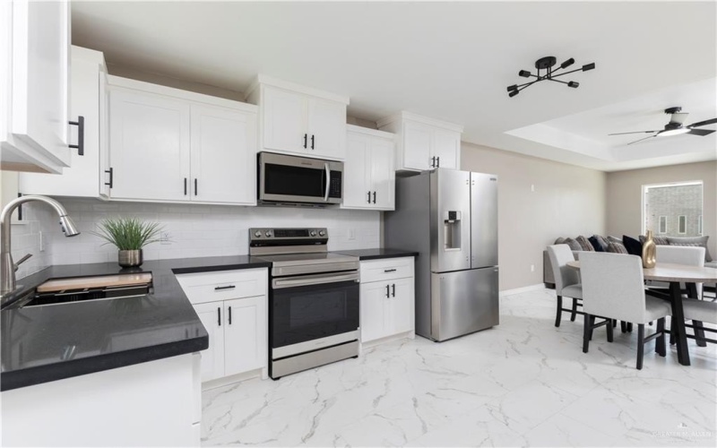 1712 W B Street, Mission, TX 78572, 3 Bedrooms Bedrooms, ,2 BathroomsBathrooms,Residential,For Sale,1712 W B Street,0,482970