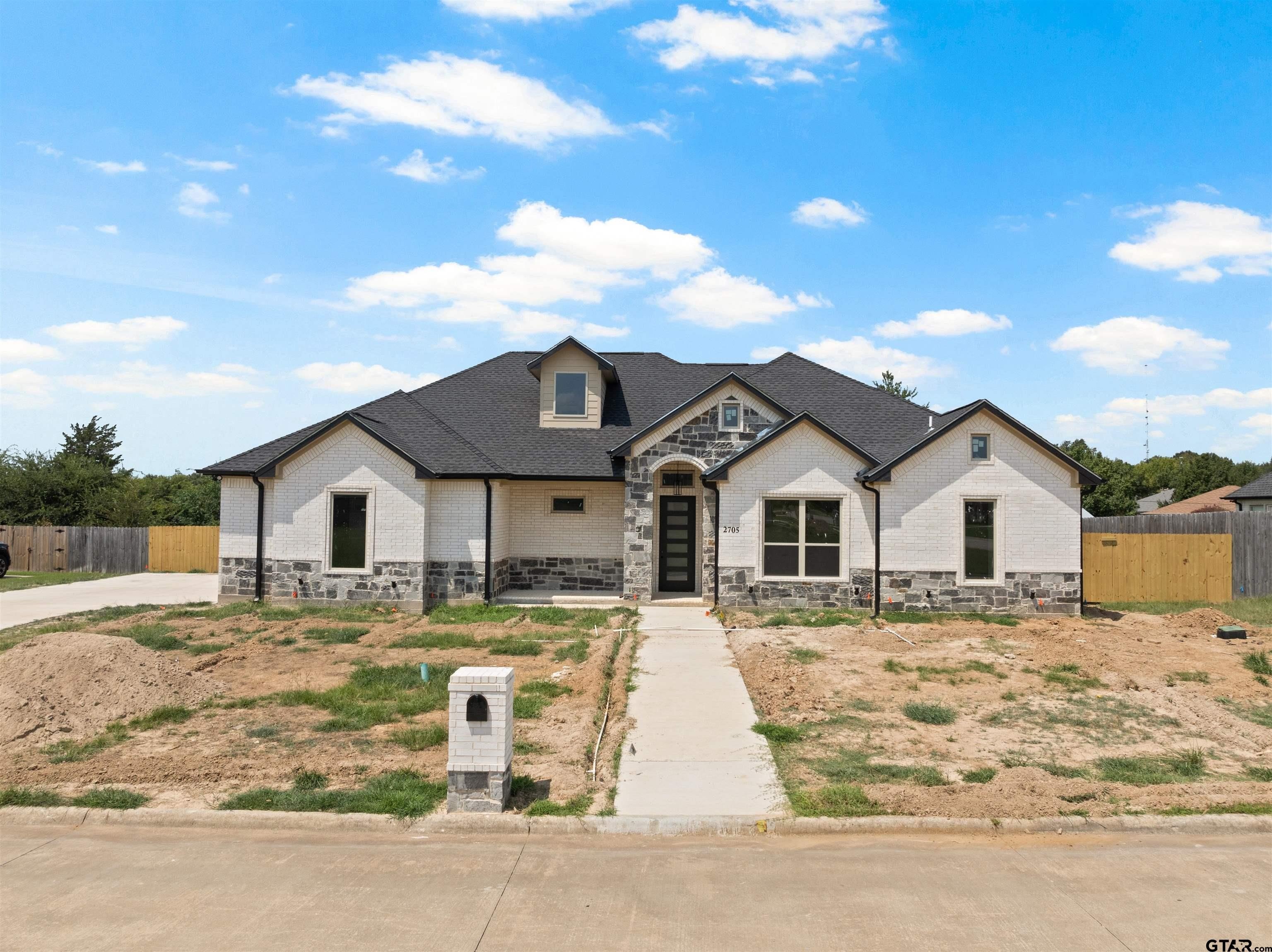 2705 Stone Briar, Mount Pleasant, TX 75455, 4 Bedrooms Bedrooms, ,3 BathroomsBathrooms,Residential,For Sale,2705 Stone Briar,0,25015036