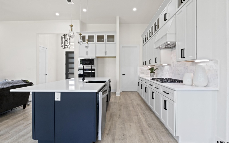 2705 Stone Briar, Mount Pleasant, TX 75455, 4 Bedrooms Bedrooms, ,3 BathroomsBathrooms,Residential,For Sale,2705 Stone Briar,0,25015036