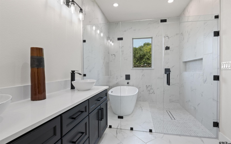 2705 Stone Briar, Mount Pleasant, TX 75455, 4 Bedrooms Bedrooms, ,3 BathroomsBathrooms,Residential,For Sale,2705 Stone Briar,0,25015036