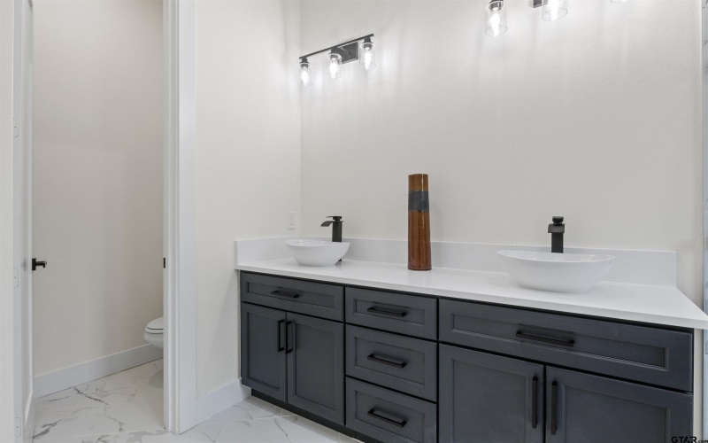 2705 Stone Briar, Mount Pleasant, TX 75455, 4 Bedrooms Bedrooms, ,3 BathroomsBathrooms,Residential,For Sale,2705 Stone Briar,0,25015036