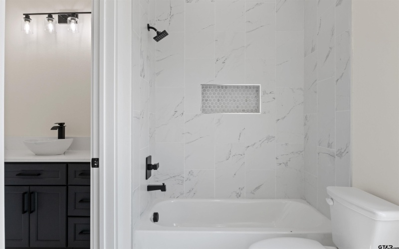 2705 Stone Briar, Mount Pleasant, TX 75455, 4 Bedrooms Bedrooms, ,3 BathroomsBathrooms,Residential,For Sale,2705 Stone Briar,0,25015036