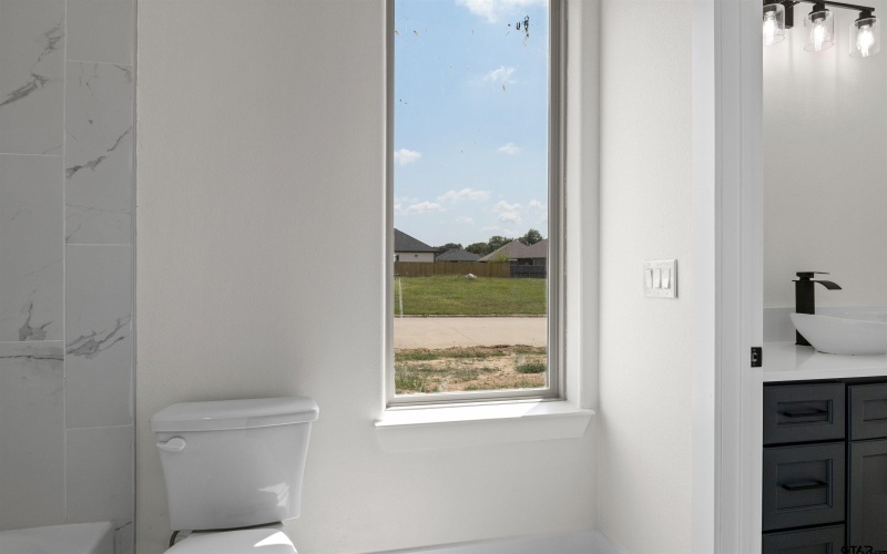 2705 Stone Briar, Mount Pleasant, TX 75455, 4 Bedrooms Bedrooms, ,3 BathroomsBathrooms,Residential,For Sale,2705 Stone Briar,0,25015036