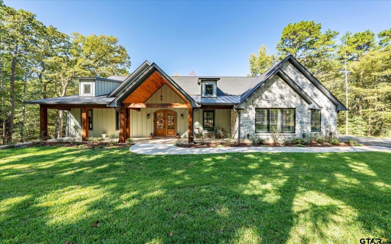 15360 Lakeside Dr, Tyler, TX 75707, 4 Bedrooms Bedrooms, ,3 BathroomsBathrooms,Residential,For Sale,15360 Lakeside Dr,0,25015037
