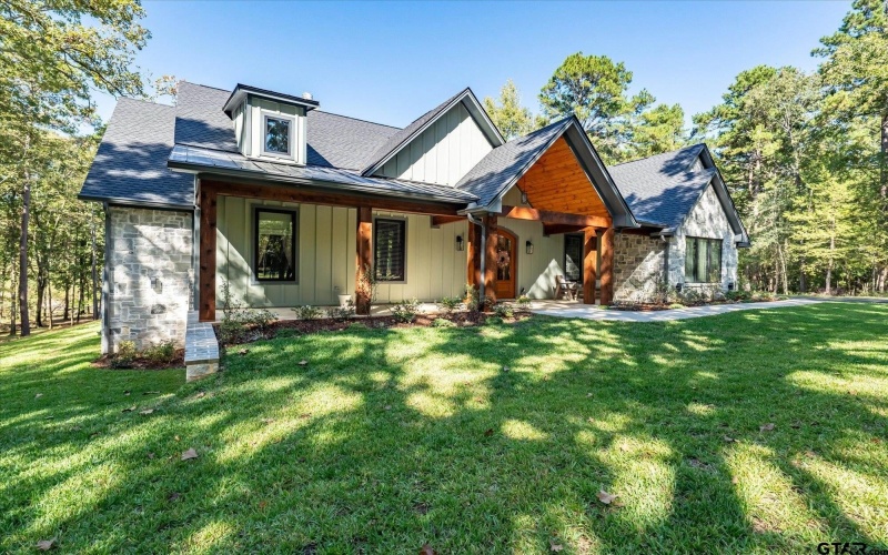 15360 Lakeside Dr, Tyler, TX 75707, 4 Bedrooms Bedrooms, ,3 BathroomsBathrooms,Residential,For Sale,15360 Lakeside Dr,0,25015037