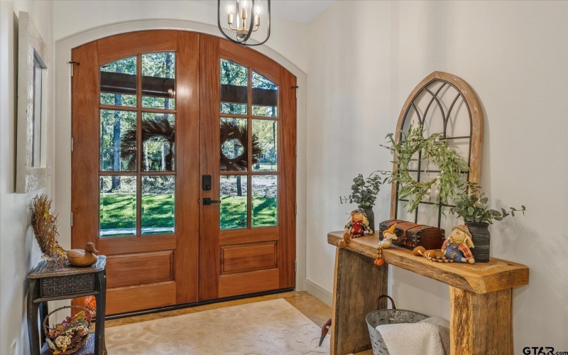 15360 Lakeside Dr, Tyler, TX 75707, 4 Bedrooms Bedrooms, ,3 BathroomsBathrooms,Residential,For Sale,15360 Lakeside Dr,0,25015037